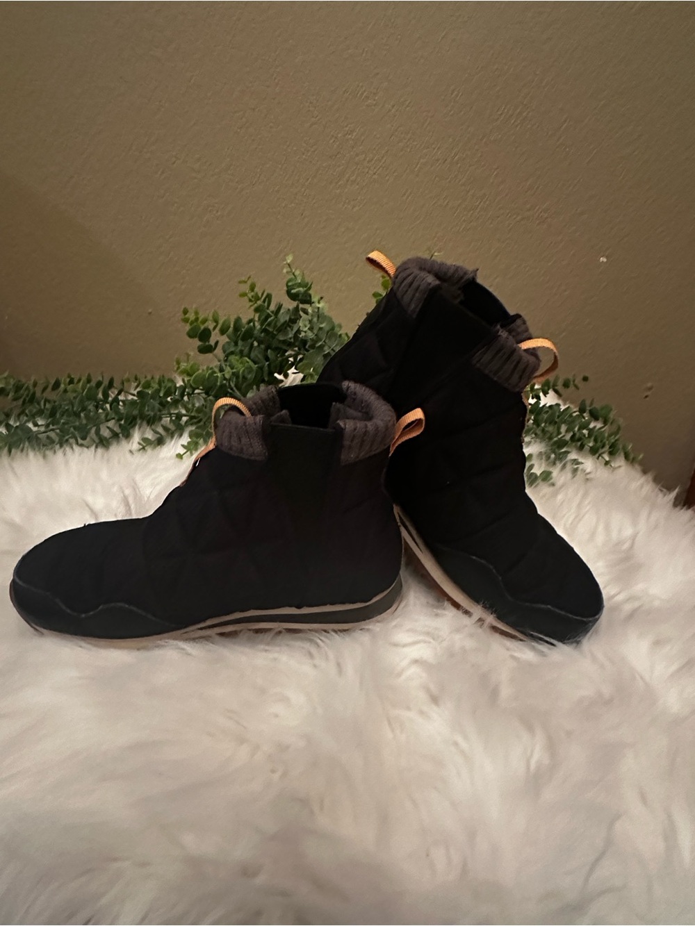 Teva Ember Womens Size 5 Black Quilted Slip-On Ankle Boots | Cozy Outdoor Shoes - Picture 9 of 14